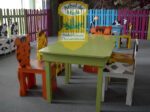 mesa cuadrada sillas animal quito