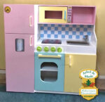 cocina para niñas en madera grande Quito Salinas