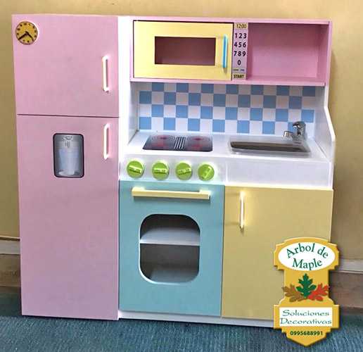 cocina para niñas en madera grande Quito Salinas