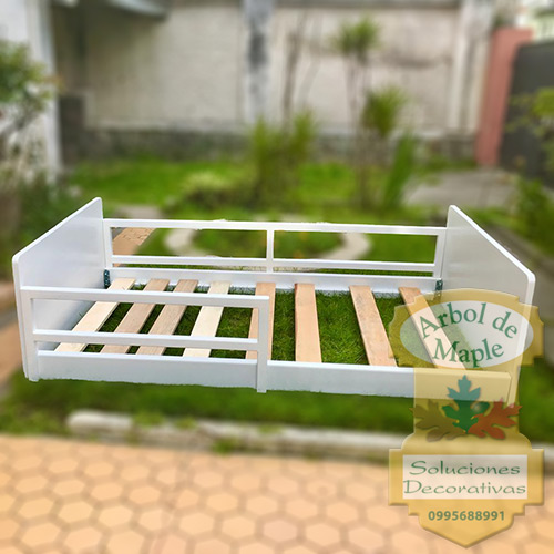 Cama montessori al con espaldares y cercas en madera. Cumbayá Samborondón, Loja Quito, Lago Agrio, Quevedo, Daule, Durán, La puntilla, Salinas, Playas,