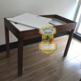 Mesa sensorial agua y arena y escritorio didáctico. Machala, Cuenca