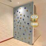 Muro de escalada de madera para centros infantiles y escuelas.