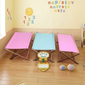 Tres catres infantiles plegables de madera con lonas de colores para niños. Quito, Guayaquil, Machala, Lago Agrio, Cumbayá, Samborondón